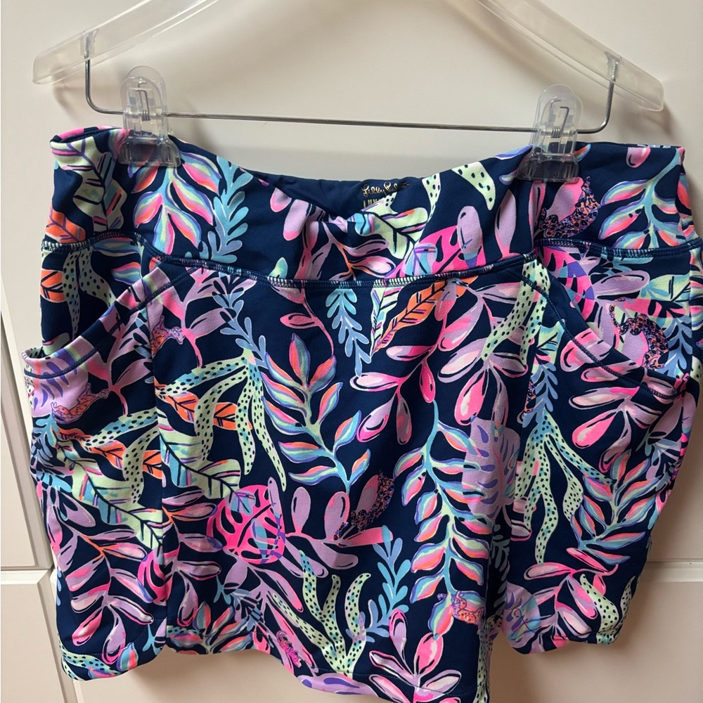 Lilly Luxletic XL skort in adorable vibrant pattern. With pockets!!